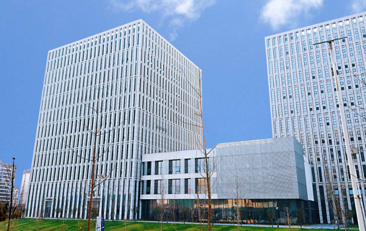 昆明市官渡区建筑设备选购指南：磊鑫建筑机械经营部租赁方案解析